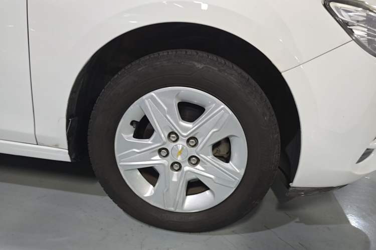 Used Chevrolet Cavalier 2019 320 Automatic Enjoyment with Sunroof Left Front Wheel Hub