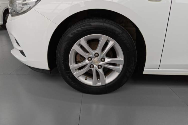 Used Chevrolet Cavalier 2019 320 Manual Xinyue Edition Left Front Wheel Hub