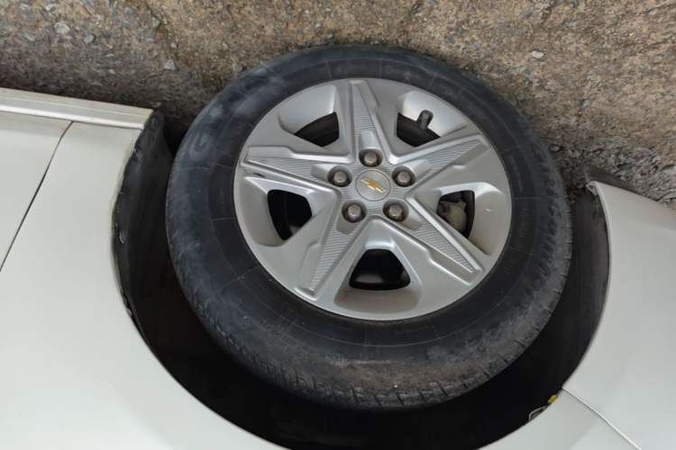 Used Chevrolet Cavalier 2019 320 Automatic Enjoyment with Sunroof Left Front Wheel Hub