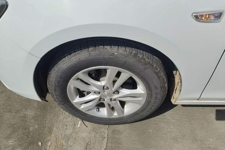 Used Chevrolet Cavalier 2019 320 Automatic Xinyue Edition Left Front Wheel Hub