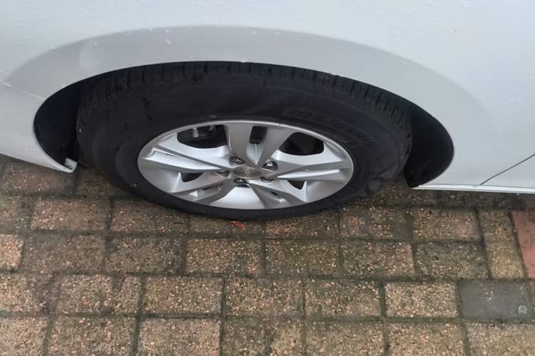 Used Chevrolet Cavalier 2019 320 Automatic Xinyue Edition Left Front Wheel Hub
