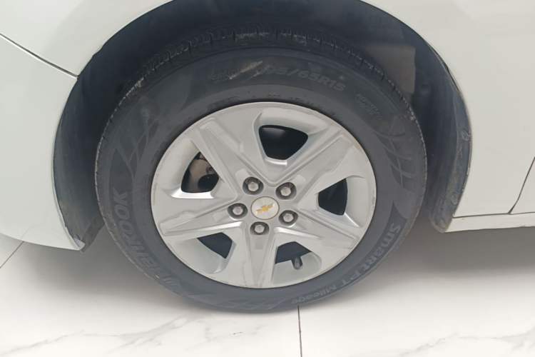 Used Chevrolet Cavalier 2019 320 Automatic Enjoyment with Sunroof Left Front Wheel Hub