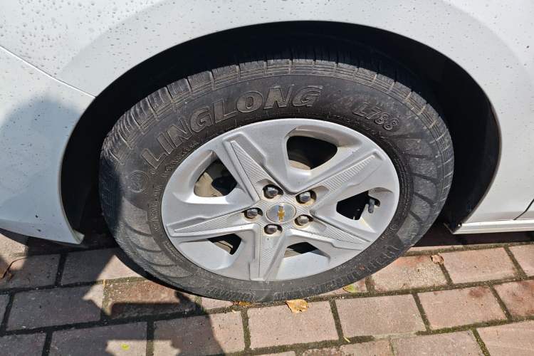 Used Chevrolet Cavalier 2019 320 Automatic Enjoyment with Sunroof Left Front Wheel Hub