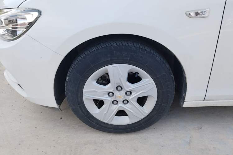 Used Chevrolet Cavalier 2019 320 Automatic Enjoyment with Sunroof Left Front Wheel Hub