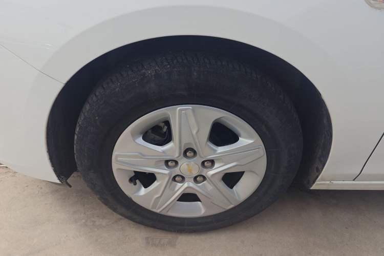 Used Chevrolet Cavalier 2019 320 Automatic Enjoyment with Sunroof Left Front Wheel Hub