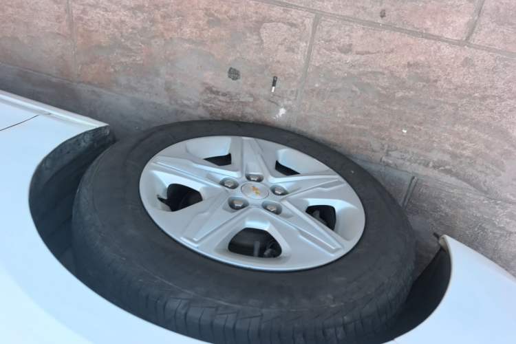 Used Chevrolet Cavalier 2019 320 Automatic Enjoyment with Sunroof Left Front Wheel Hub