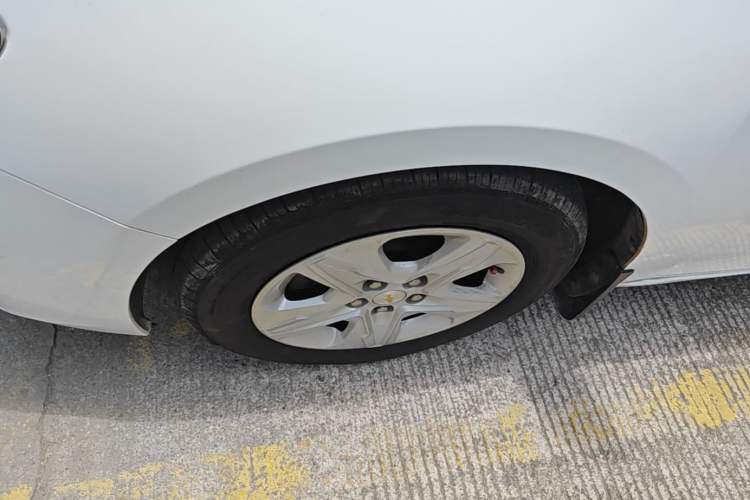 Used Chevrolet Cavalier 2019 320 Automatic Enjoyment with Sunroof Left Front Wheel Hub