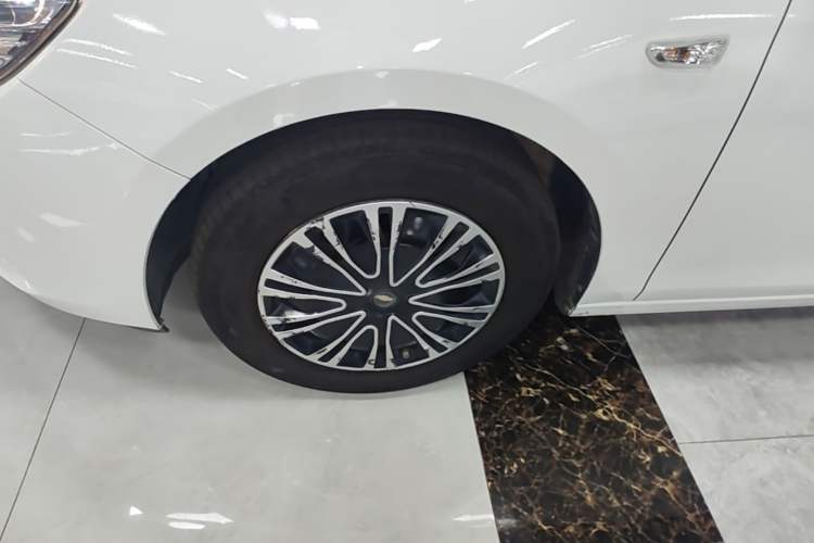 Used Chevrolet Cavalier 2019 320 Automatic Enjoyment with Sunroof Left Front Wheel Hub