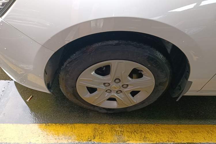 Used Chevrolet Cavalier 2019 320 Automatic Enjoyment with Sunroof Left Front Wheel Hub