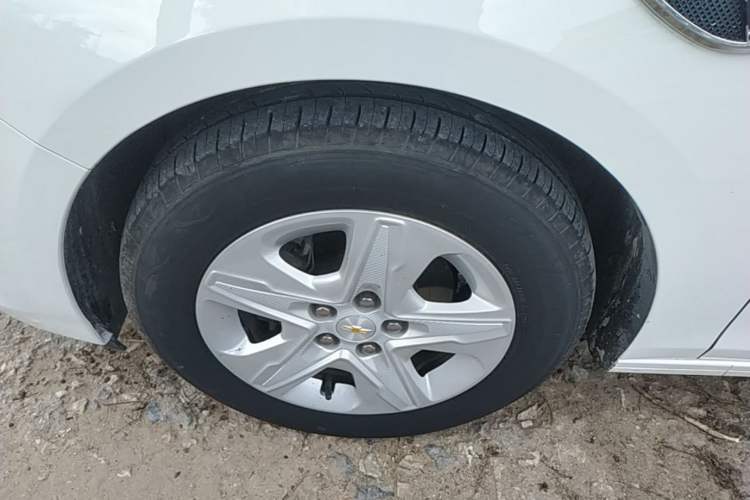 Used Chevrolet Cavalier 2019 320 Automatic Enjoyment with Sunroof Left Front Wheel Hub