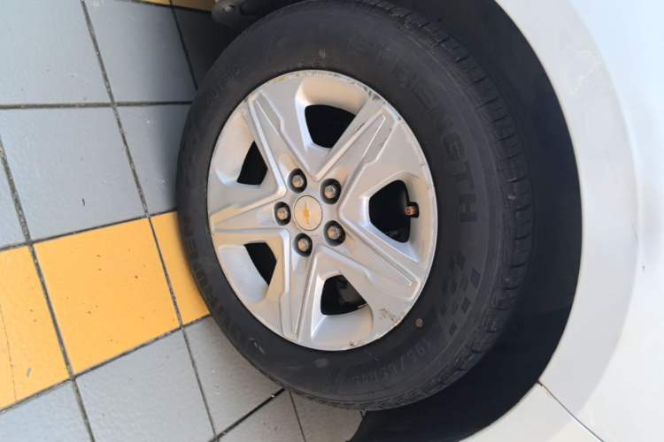 Used Chevrolet Cavalier 2019 320 Automatic Enjoyment with Sunroof Left Front Wheel Hub