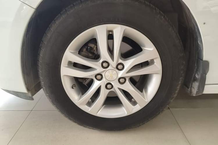 Used Chevrolet Cavalier 2019 320 Manual Xinyue Edition Left Front Wheel Hub
