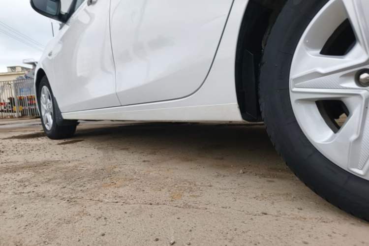 Used Chevrolet Cavalier 2019 320 Automatic Enjoyment with Sunroof Left Side Sill