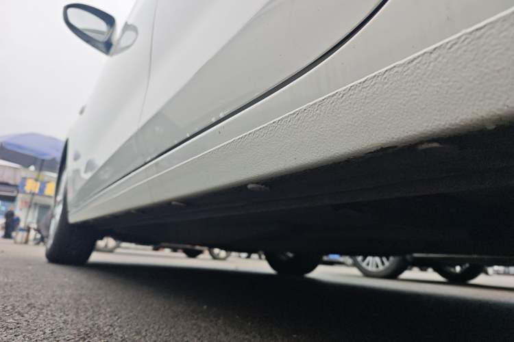 Used Chevrolet Cavalier 2019 320 Automatic Enjoyment with Sunroof Left Side Sill