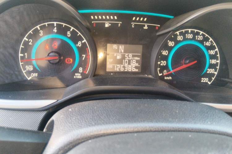 Used Chevrolet Cavalier 2019 320 Automatic Enjoyment with Sunroof Odometer Close Up