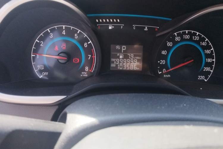 Used Chevrolet Cavalier 2019 320 Automatic Enjoyment with Sunroof Odometer Close Up