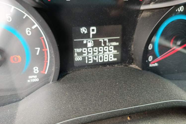 Used Chevrolet Cavalier 2019 320 Automatic Enjoyment with Sunroof Odometer Close Up
