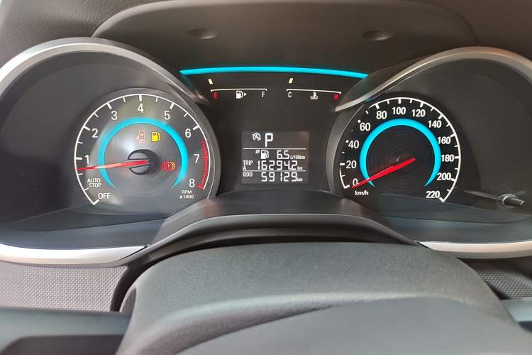 Used Chevrolet Cavalier 2019 320 Automatic Enjoyment with Sunroof Odometer Close Up