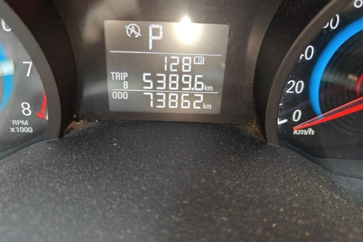 Used Chevrolet Cavalier 2019 320 Automatic Enjoyment with Sunroof Odometer Close Up