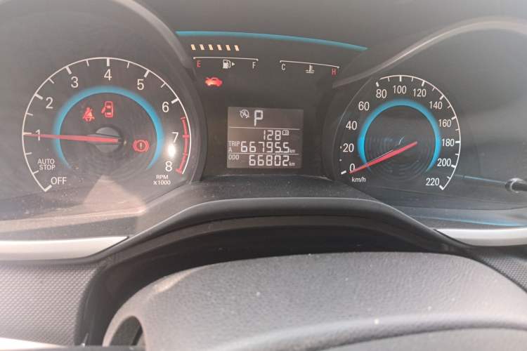 Used Chevrolet Cavalier 2019 320 Automatic Enjoyment with Sunroof Odometer Close Up