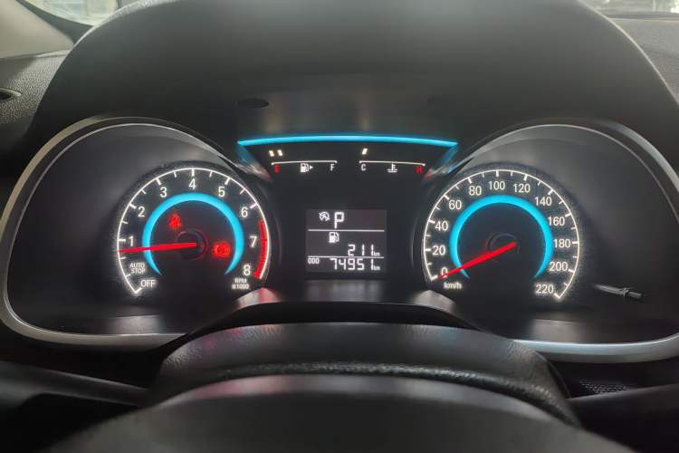 Used Chevrolet Cavalier 2019 320 Automatic Enjoyment with Sunroof Odometer Close Up