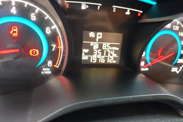Used Chevrolet Cavalier 2019 320 Automatic Enjoyment with Sunroof Odometer Close Up