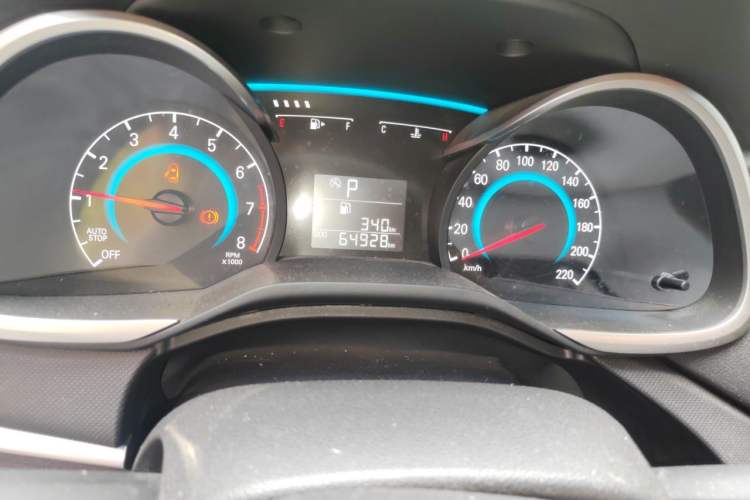 Used Chevrolet Cavalier 2019 320 Automatic Enjoyment with Sunroof Odometer Close Up