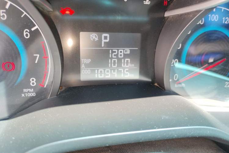 Used Chevrolet Cavalier 2019 320 Automatic Enjoyment with Sunroof Odometer Close Up