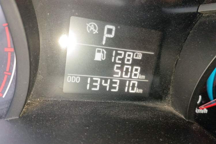 Used Chevrolet Cavalier 2019 320 Automatic Enjoyment with Sunroof Odometer Close Up
