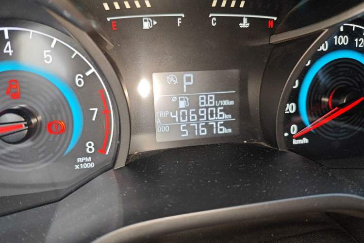 Used Chevrolet Cavalier 2019 320 Automatic Enjoyment with Sunroof Odometer Close Up