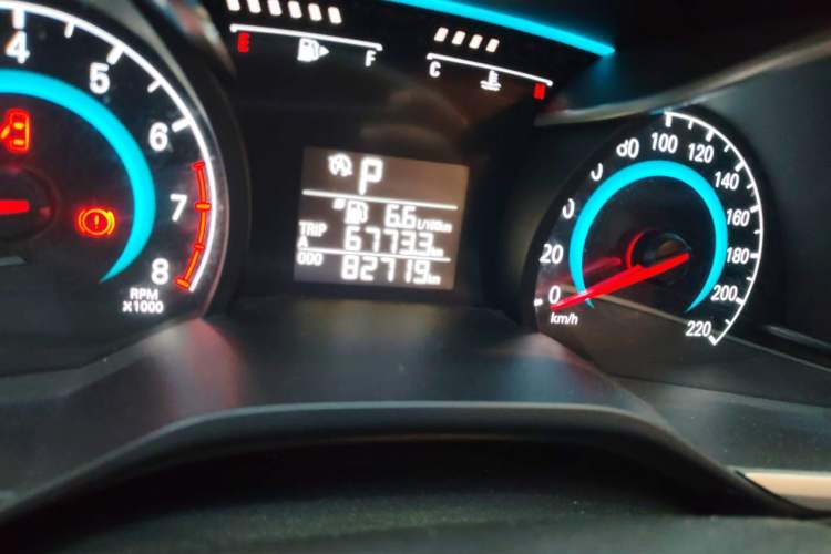 Used Chevrolet Cavalier 2019 320 Automatic Enjoyment with Sunroof Odometer Close Up
