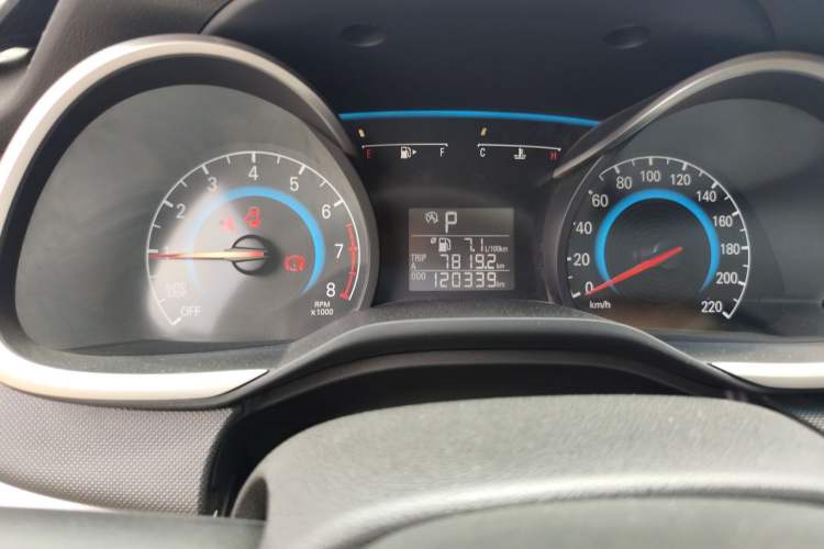 Used Chevrolet Cavalier 2019 320 Automatic Enjoyment with Sunroof Odometer Close Up