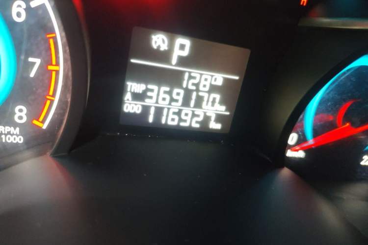 Used Chevrolet Cavalier 2019 320 Automatic Enjoyment with Sunroof Odometer Close Up