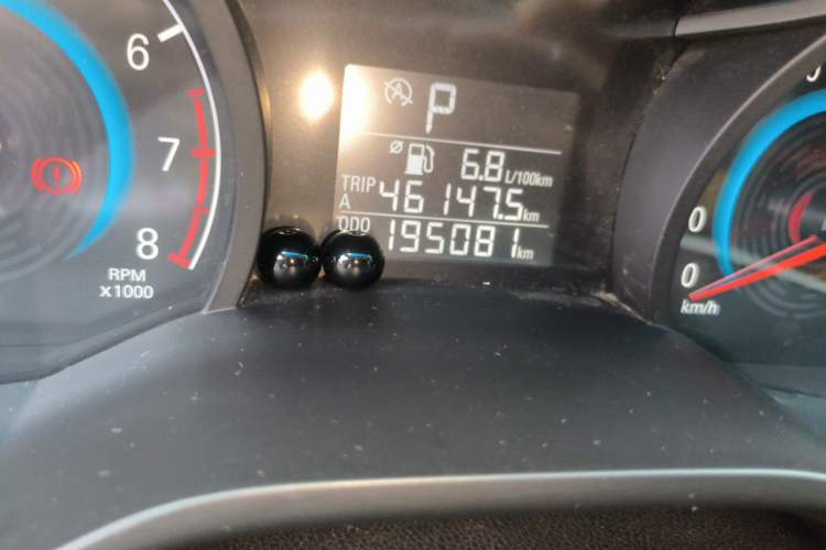Used Chevrolet Cavalier 2019 320 Automatic Enjoyment with Sunroof Odometer Close Up