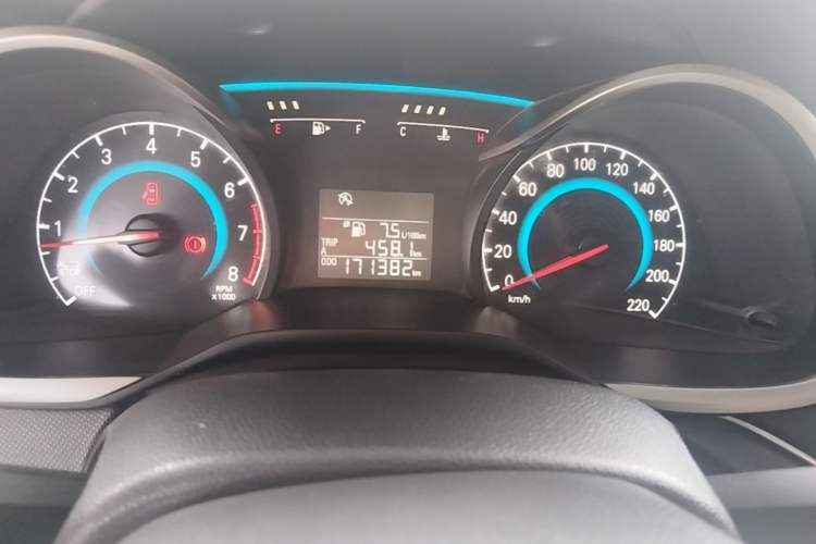 Used Chevrolet Cavalier 2019 320 Manual Xinyue Edition Odometer Close Up