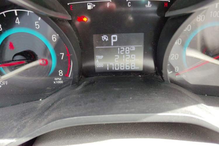 Used Chevrolet Cavalier 2019 320 Automatic Enjoyment with Sunroof Odometer Close Up