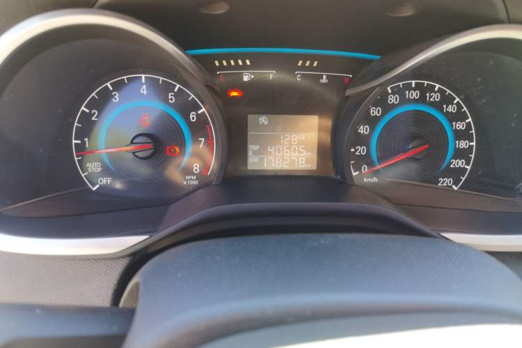 Used Chevrolet Cavalier 2019 320 Manual Xinyue Edition Odometer Close Up