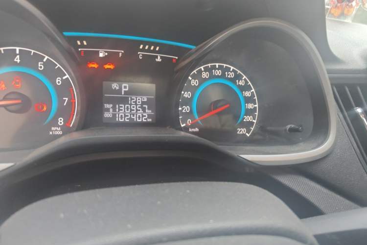 Used Chevrolet Cavalier 2019 320 Automatic Enjoyment with Sunroof Odometer Close Up