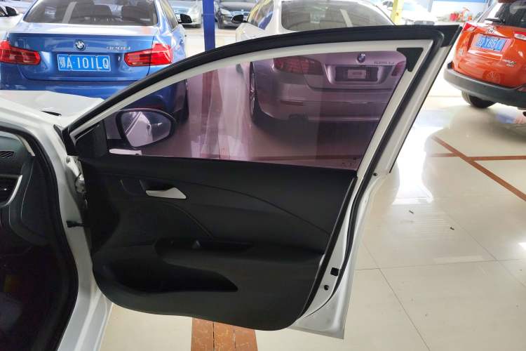 Used Chevrolet Cavalier 2019 320 Automatic Enjoyment with Sunroof Right Front Door Interior