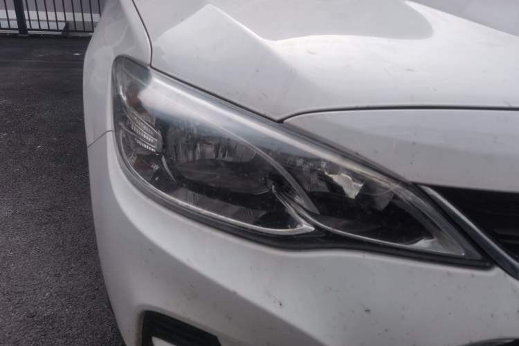 Used Chevrolet Cavalier 2019 320 Automatic Enjoyment with Sunroof Right Front Headlight