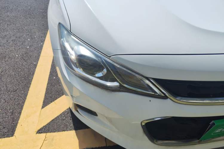 Used Chevrolet Cavalier 2019 320 Manual Xinyue Edition Right Front Headlight