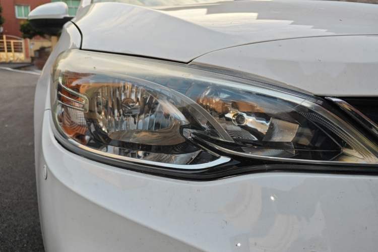 Used Chevrolet Cavalier 2019 320 Automatic Enjoyment with Sunroof Right Front Headlight