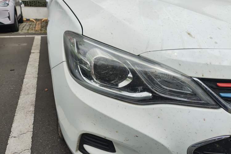 Used Chevrolet Cavalier 2019 320 Manual Xinyue Edition Right Front Headlight
