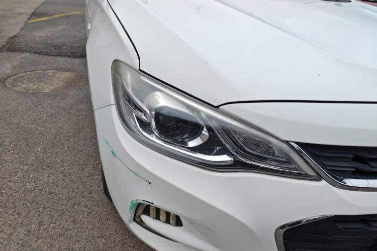 Used Chevrolet Cavalier 2019 320 Manual Xinyue Edition Right Front Headlight