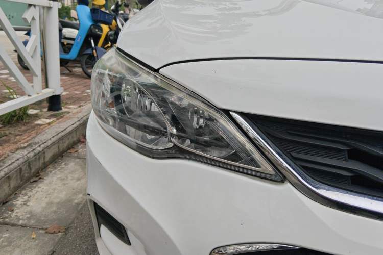Used Chevrolet Cavalier 2019 320 Automatic Enjoyment with Sunroof Right Front Headlight