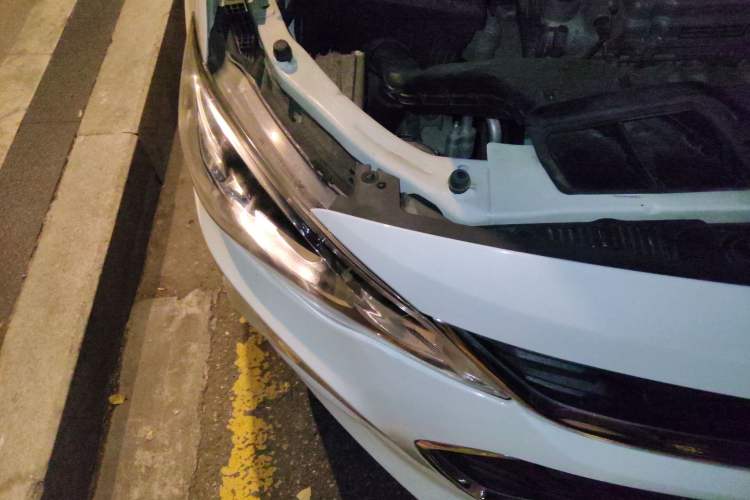 Used Chevrolet Cavalier 2019 320 Automatic Enjoyment with Sunroof Right Front Headlight