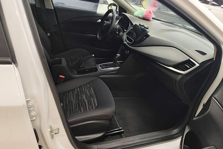 Used Chevrolet Cavalier 2019 320 Automatic Enjoyment with Sunroof Right Front Seat