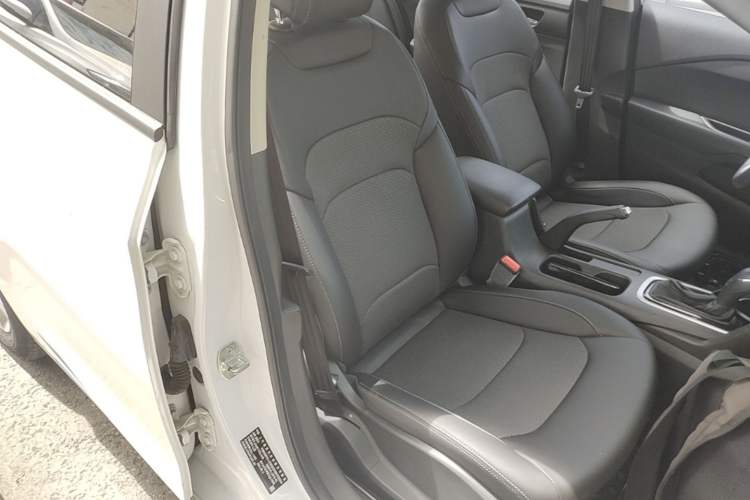 Used Chevrolet Cavalier 2019 320 Automatic Xinyue Edition Right Front Seat