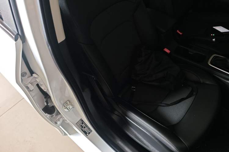 Used Chevrolet Cavalier 2019 320 Automatic Xinyue Edition Right Front Seat