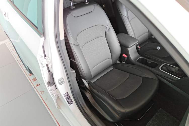 Used Chevrolet Cavalier 2019 320 Automatic Xinyue Edition Right Front Seat